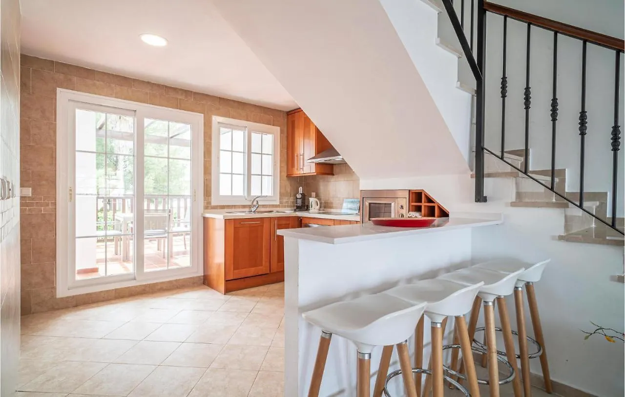 Amazing Home In Alhaurin De La Torre With Kitchen Holiday home